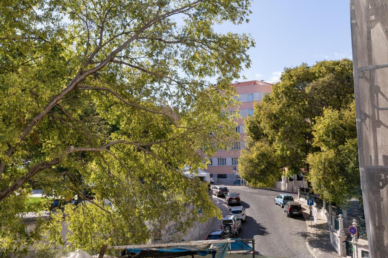 Joivy Elegant 1-Br Apartment In Perfect Centre Lisbon Luaran gambar