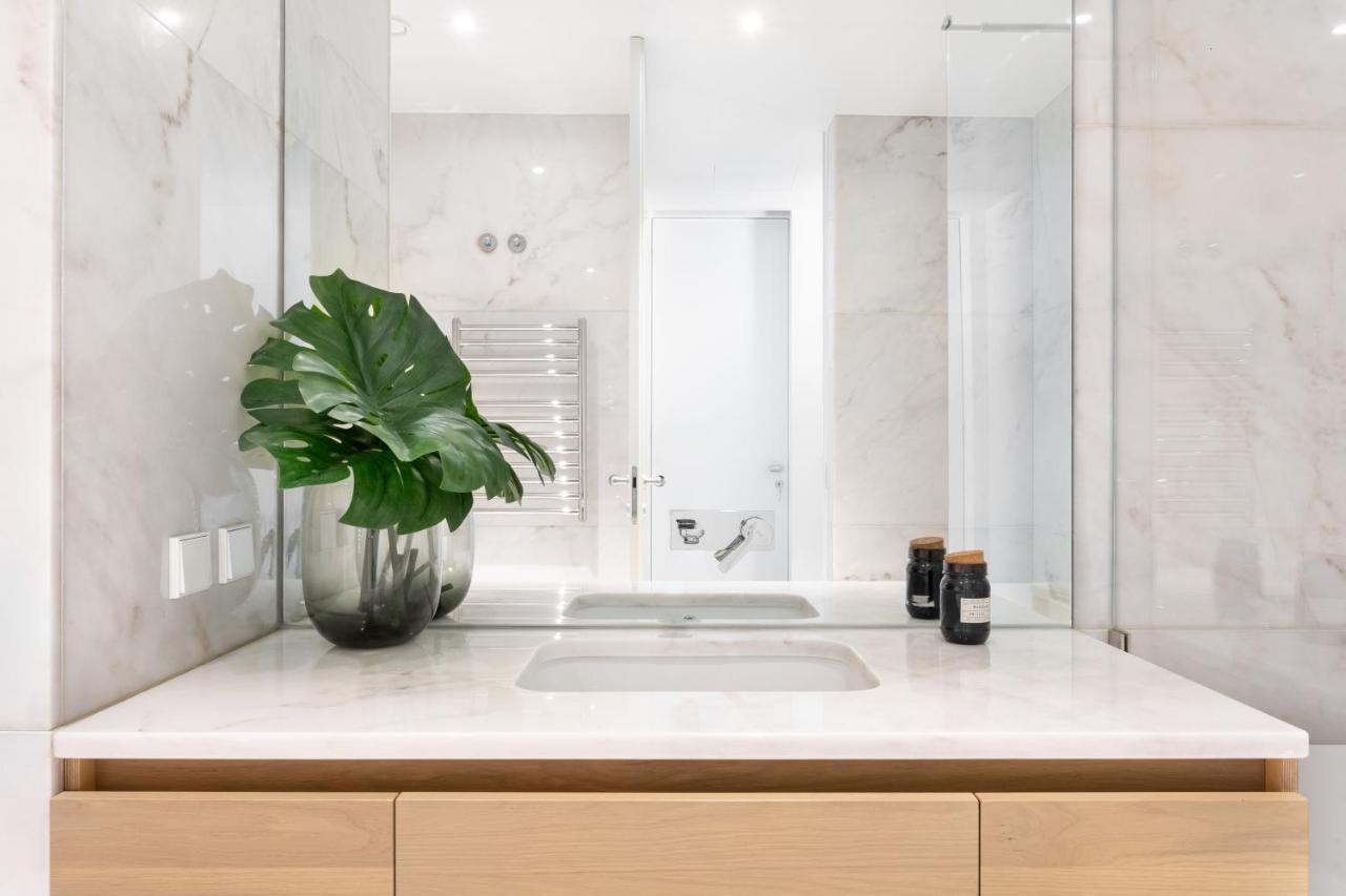 Joivy Elegant 1-Br Apartment In Perfect Centre Lisbon Luaran gambar